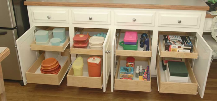 Kitchen storage on a roll